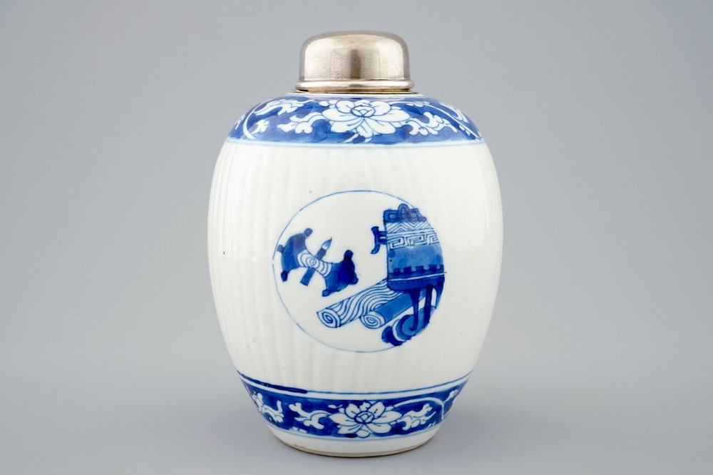 A Chinese blue and white tea caddy with silver cover, Kangxi